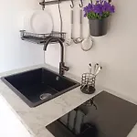 Bed and breakfast Suitehome Comfort Near The